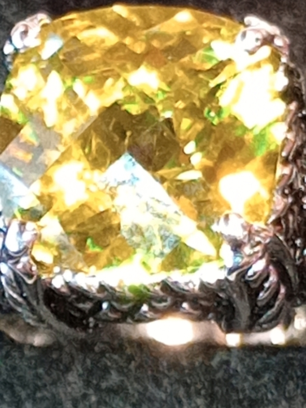 Ring Yellow/Green Cushion-Cut Gemstone Ring With PD Hallmark - Picture 14 of 15